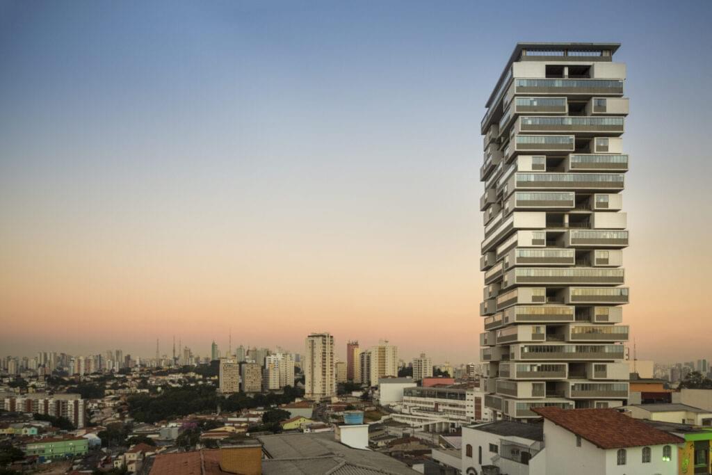 Edifício 360º Por Isay Weinfeld