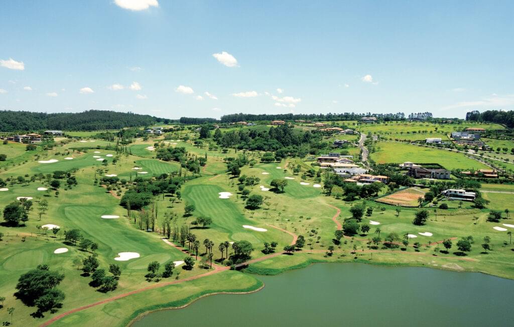 A Fazenda Da Grama Possuim Um Dos Melhores Campos De Golfe Do Brasil, Com 18 Buracos, Driving Range E 2 Putting Greens. 