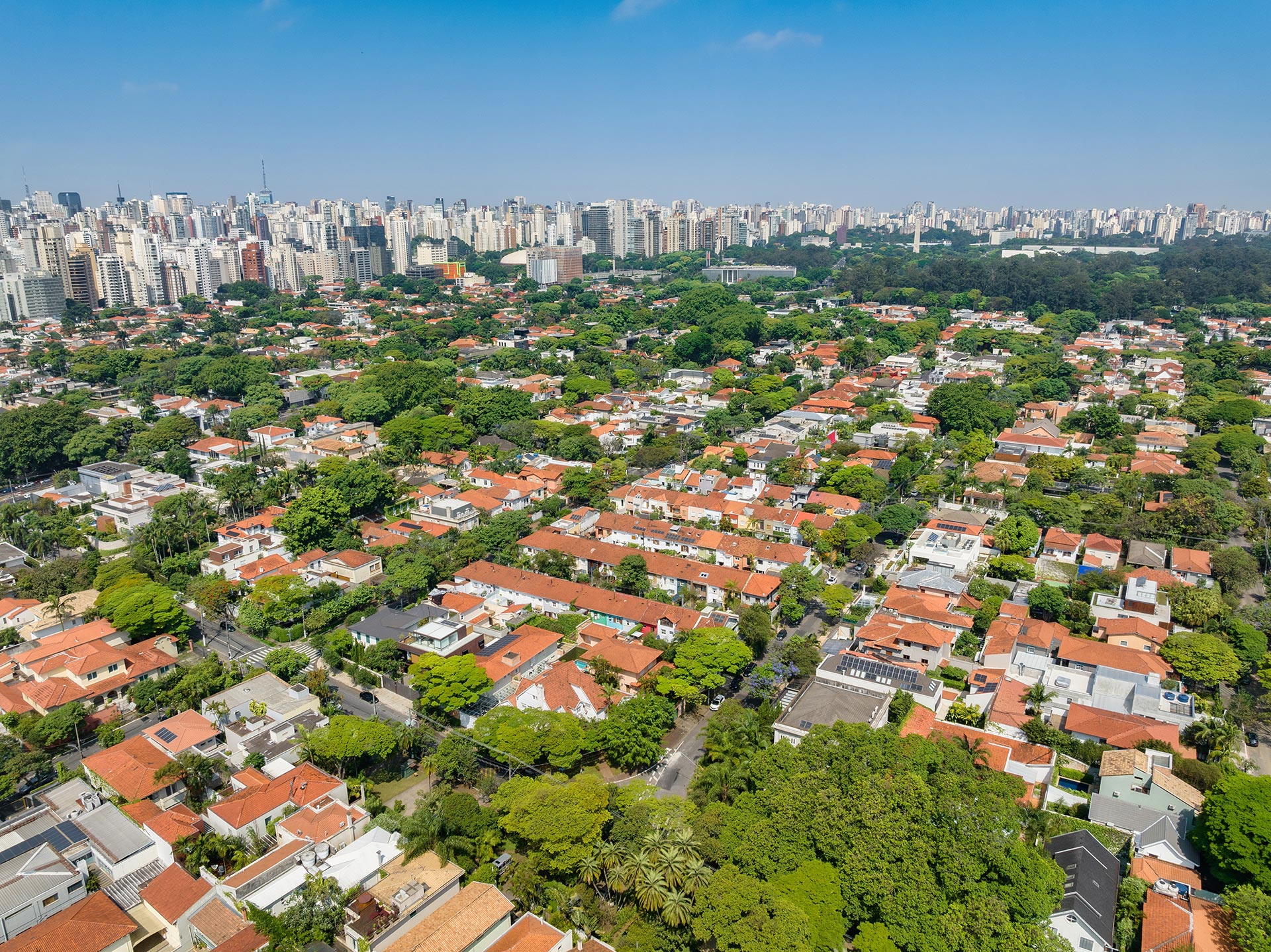 Foto da Região - Foto do Edifício Pronto - Praça Henrique Monteiro
