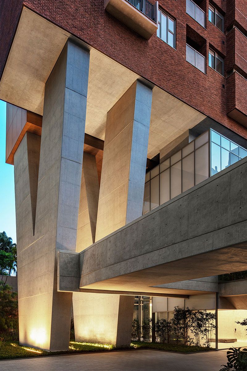 Casa Brasileira Itaim — Fachada De Edifício De Altíssimo Padrão No Itaim Bibi, Bairro Do Mercado De Imóveis De Luxo Em São Paulo
