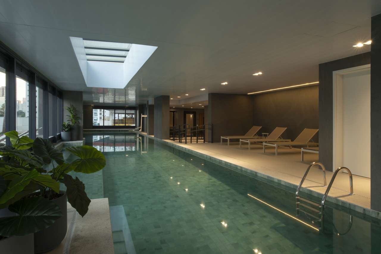 2-02-reserva-figueiras-jardim-das-perdizes-piscina-coberta