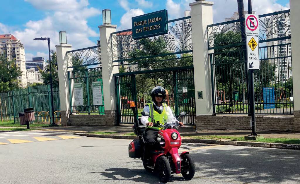 Jardim Das Perdizes: O Guia Completo Do Bairro Planejado Da Zona Oeste 1 Portão Do Parque Jardim Das Perdizes Na Rua Marc Chagall, Com Pista De Cooper E Ciclovia